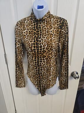 V13 MANGOPOP Mock Turtle Neck Long Sleeve Bodysuit Jumpsuit Leopard Large New